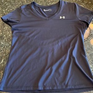 Under Armour HeatGear Loose fit v neck workout running top black silver Large